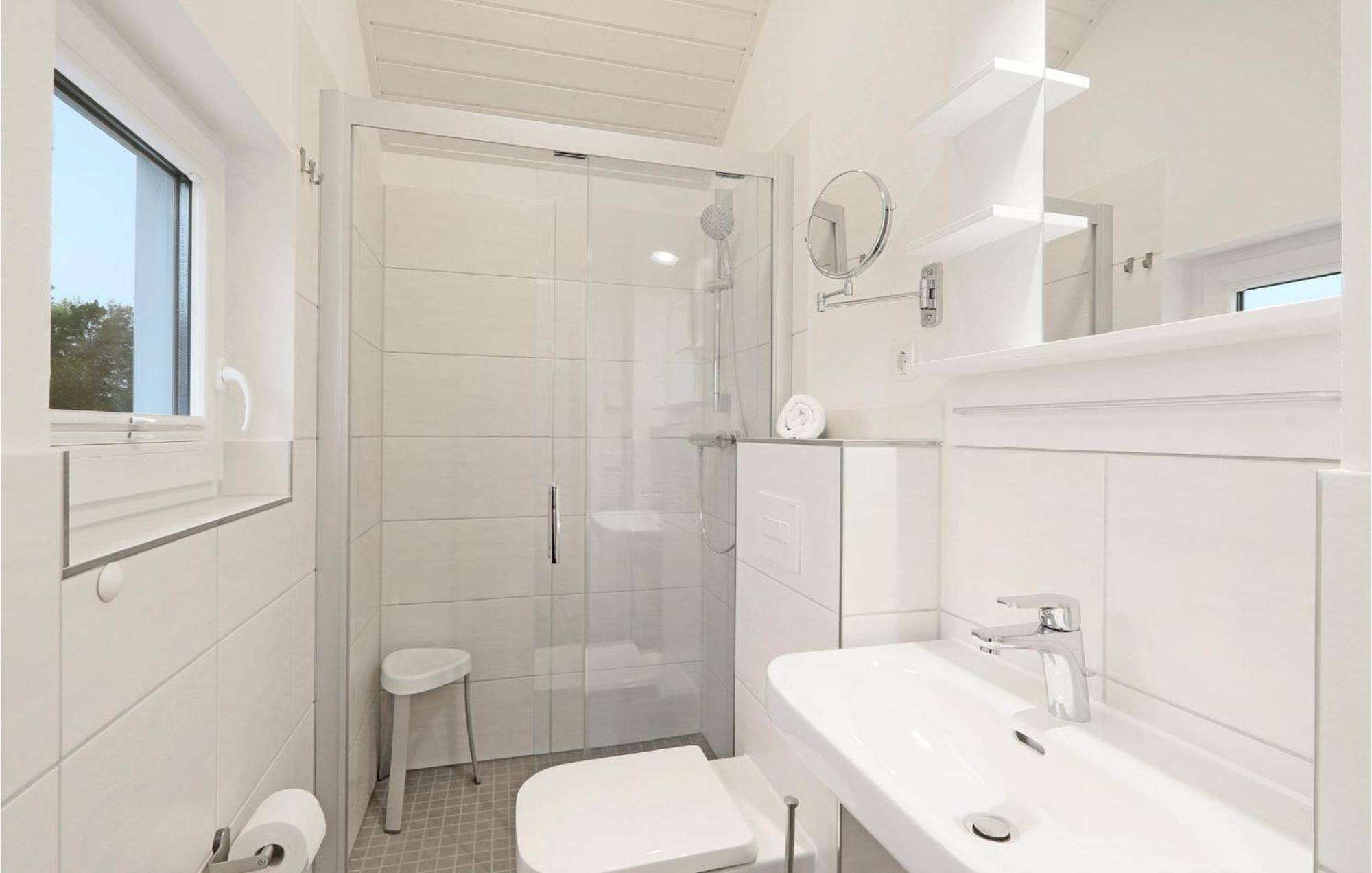 3 Bedroom Stunning Home In Krems Ii-Warderbrueck Gols エクステリア 写真