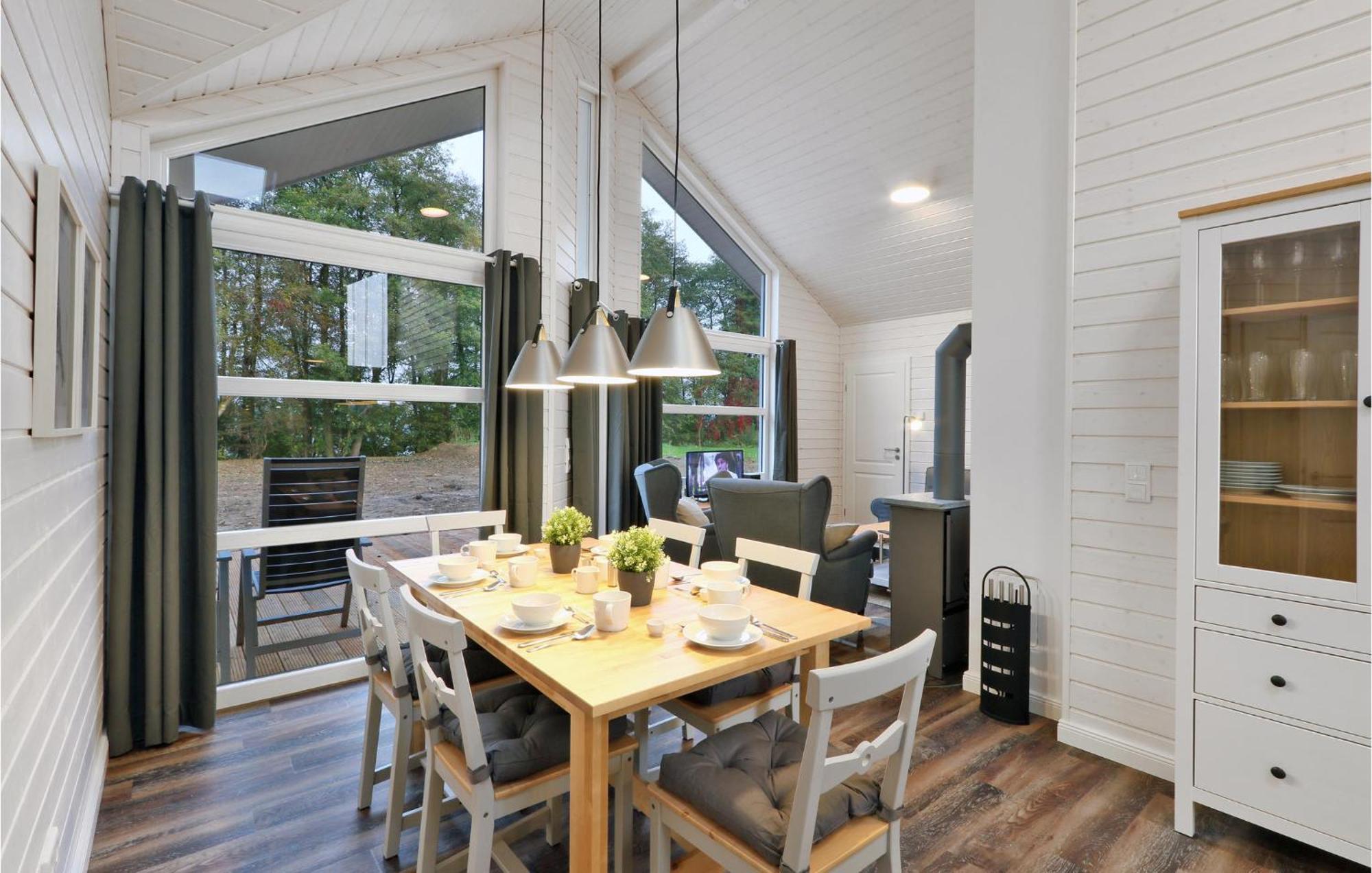 3 Bedroom Stunning Home In Krems Ii-Warderbrueck Gols エクステリア 写真